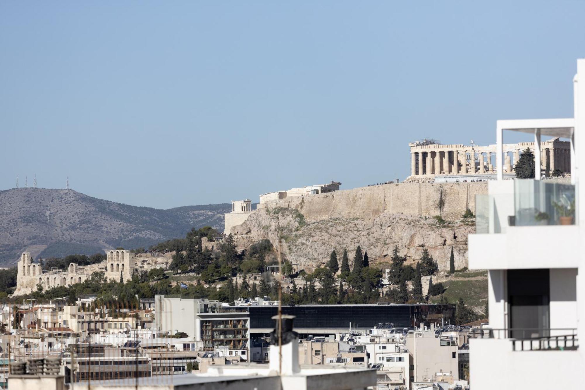 Renovated 3 Bedroom Apt With Acropolis View アテネ エクステリア 写真